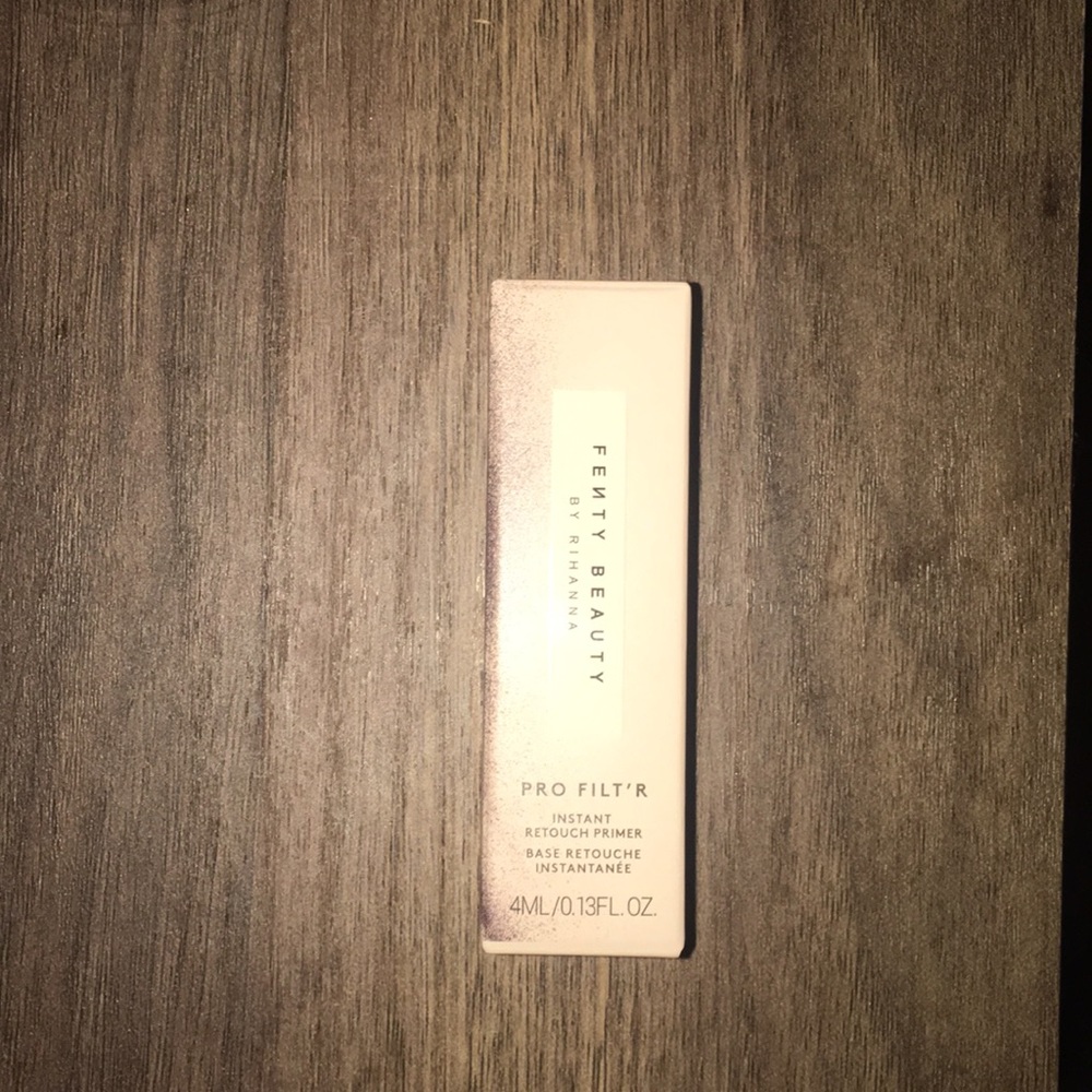 Fenty Beauty Pro Filt’r Instant Retouch Primer